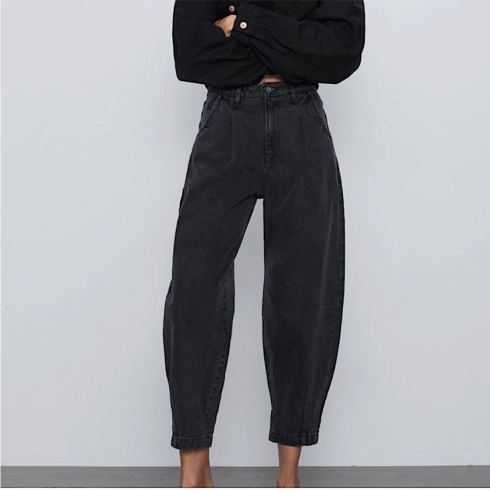 Zara Black High-Waisted Jeans